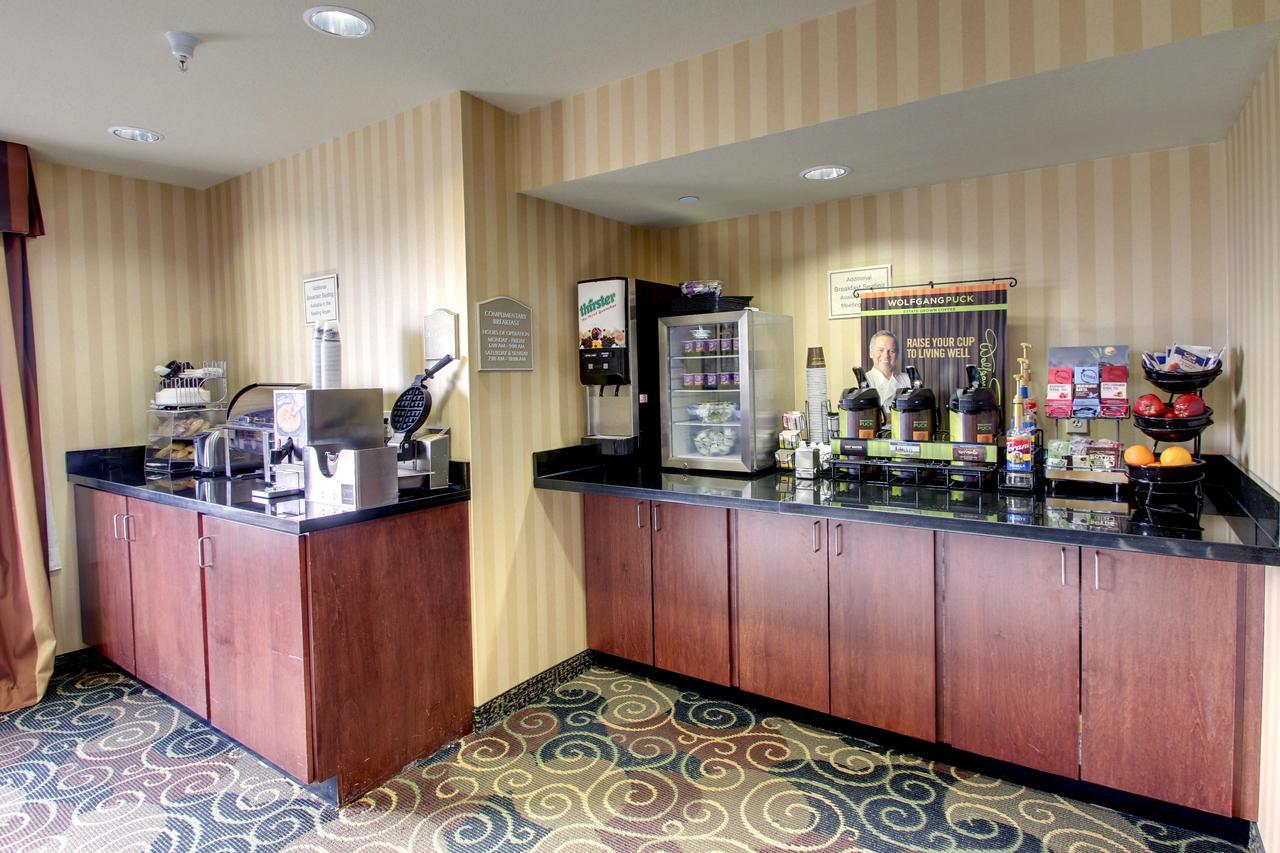 Cobblestone Hotel - Wayne Extérieur photo